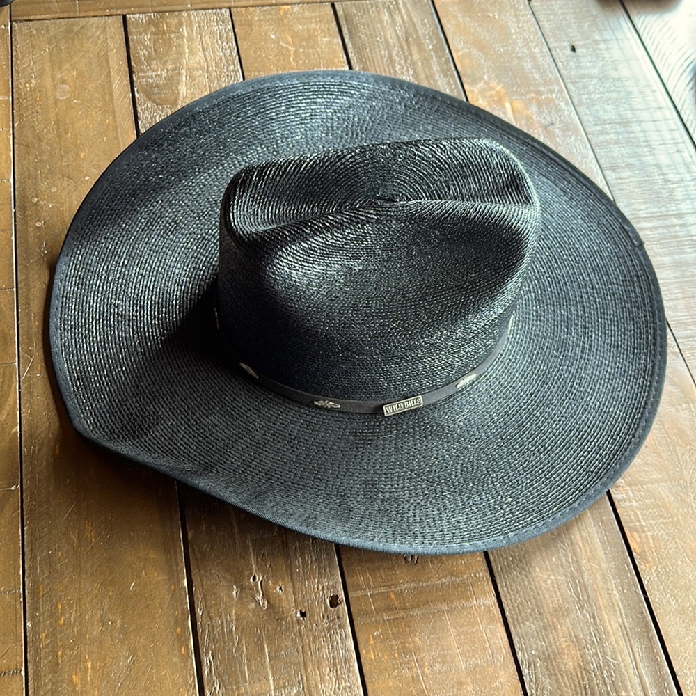 Black ladies’ cowboy hat